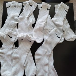 7 pairs White Nike Crew Socks
